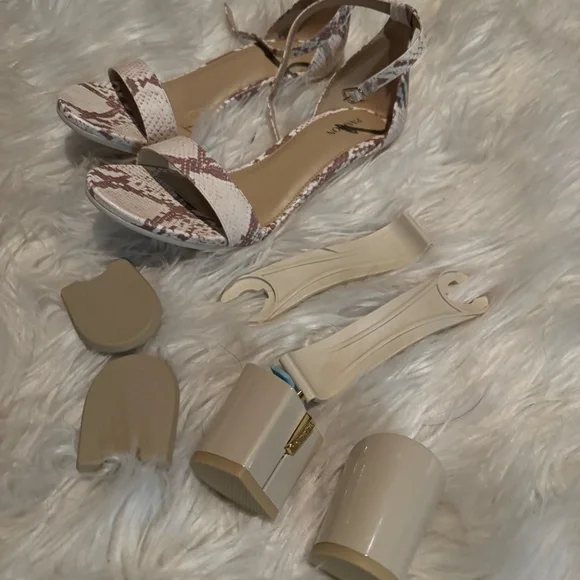 Pashion Footwear Pashionista convertible sandal in Ivory Snakeskin, size 9 - Picture 4 of 6